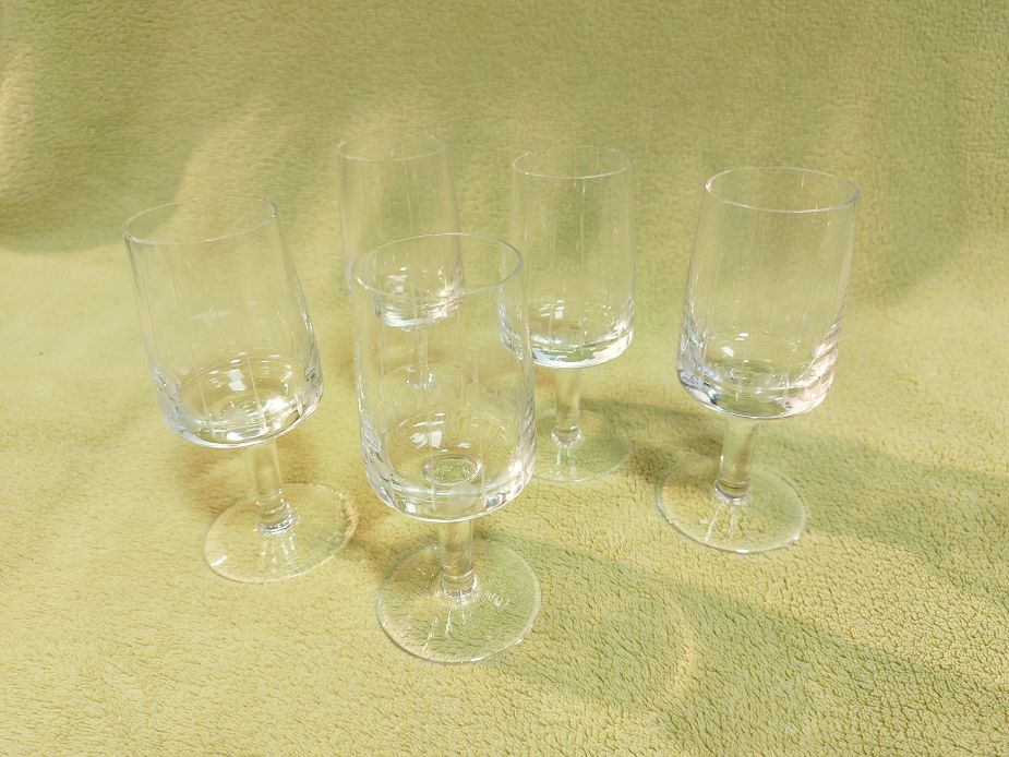 Eladó 5 darab csiszolt talpas üveg likőrös pohár