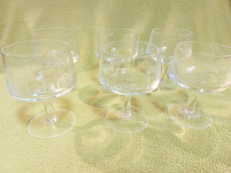 Eladó 6 darabos retró csiszolt talpas üveg pezsgőspohár likőrös pohárkészlet