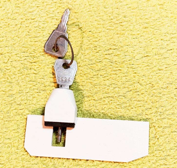 Eladó 3,5″ floppy lock floppi zár