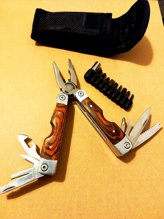 Eladó multitool többfunkciós szerszám bicska túlélő felszerelés multiszerszám