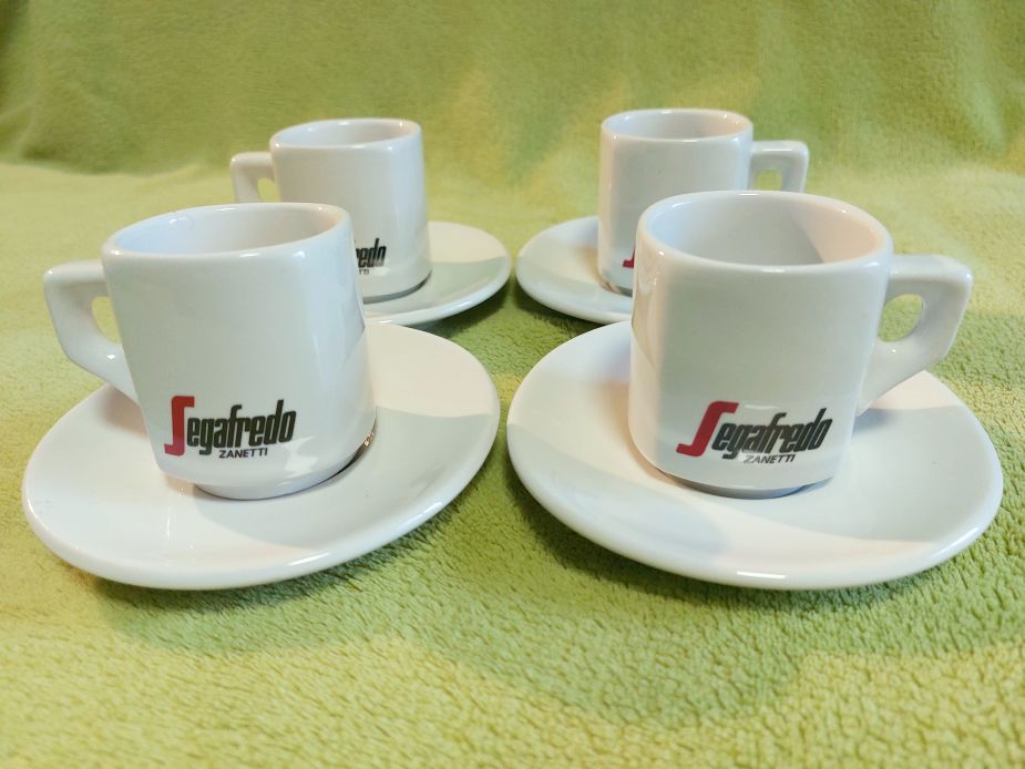 Eladó 4 darab Segafredo porcelán eszpresszó kávéskészlet (4 kávéscsésze + 4 alj)