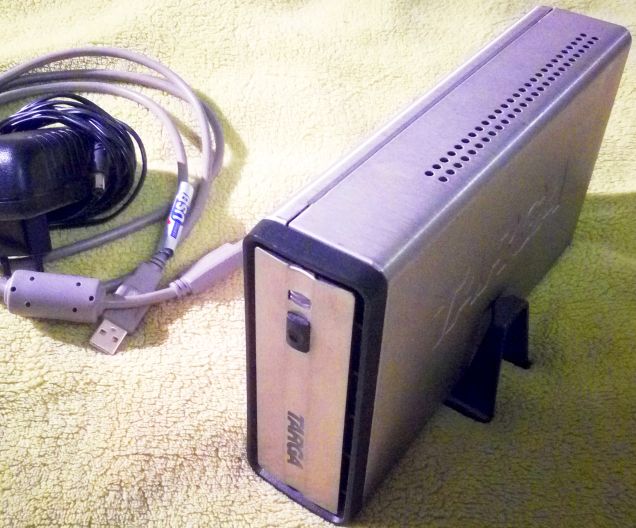 Eladó 3,5″ PATA/IDE HDD ház USB2.0 csatlakozással