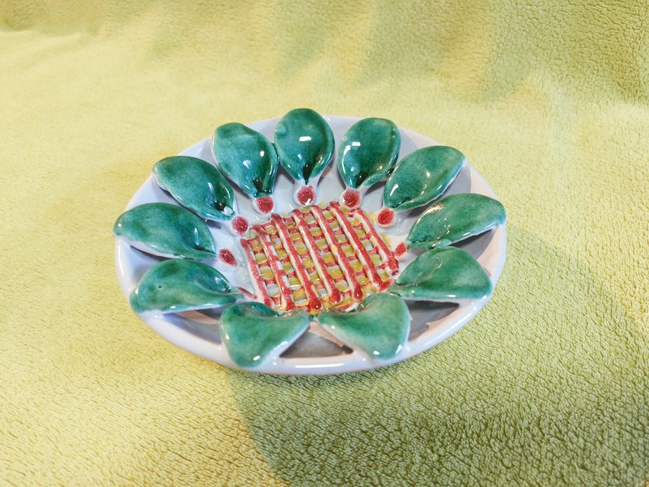 Eladó virágos majolika kerámia fali tányér 17cm