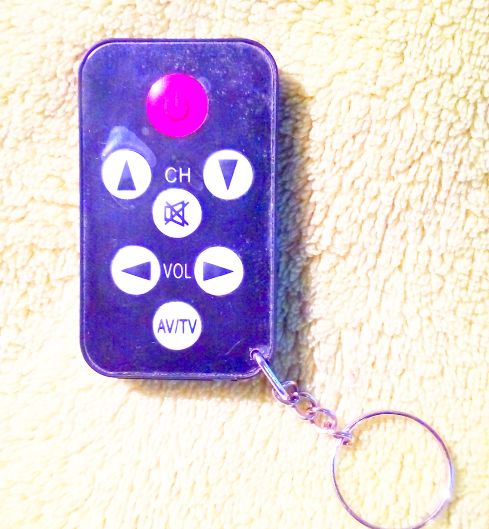 Eladó univerzális kulcstartó TV távirányító