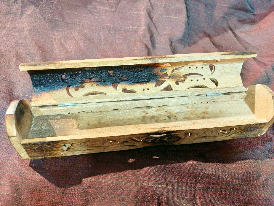 elado faragott fa fustolotarto doboz