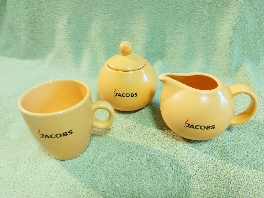 Eladó új 3 részes Jacobs kávéskészlet (csésze, tejkiöntő, cukortartó)