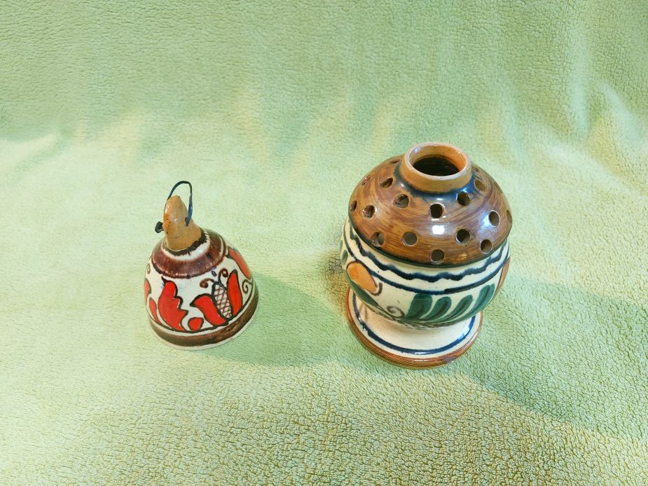 Eladó korondi kerámia csengettyű, harang, váza