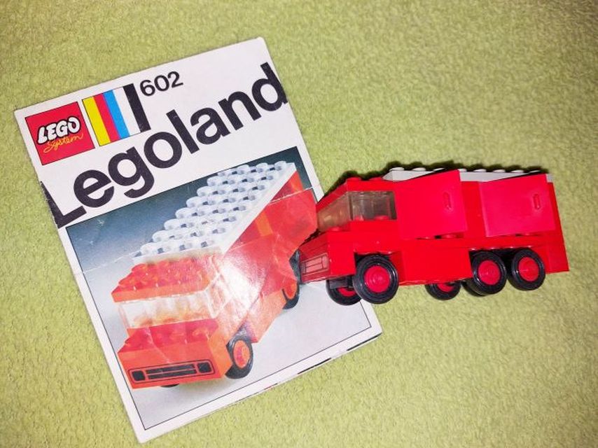 Eladó LEGO 602 – Tűzoltóautó 24 részes építőkészlet