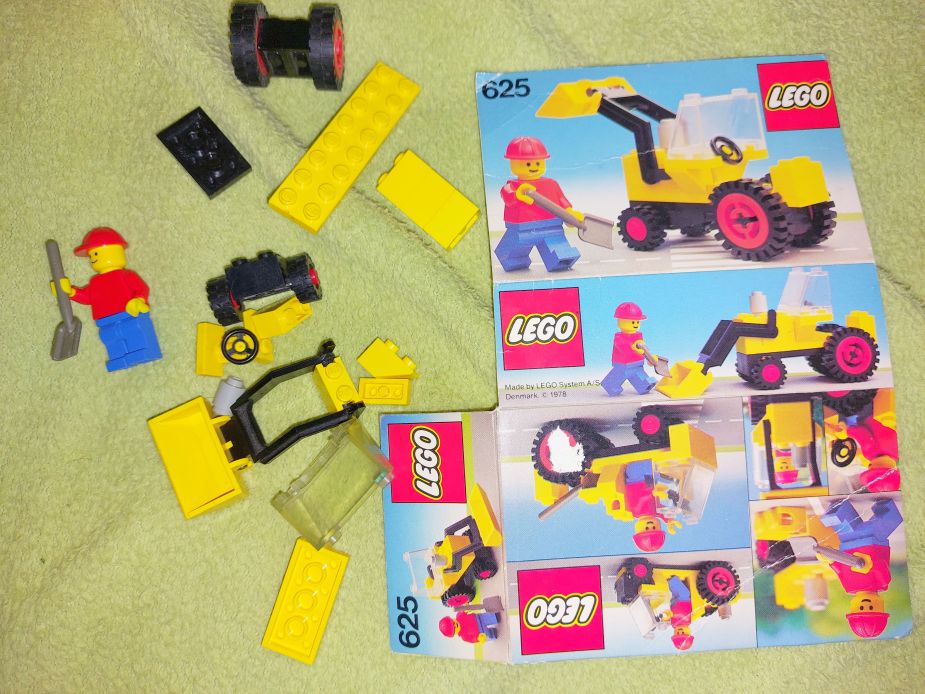 Eladó LEGO 625 – Traktor Markoló 26 részes építőkészlet