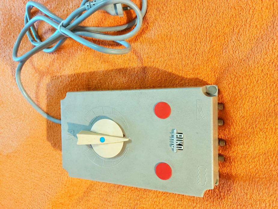 Eladó PIKO Fz1 modellvasút trafó kisvasút AC 16V szabályozható DC 12V 230V transzformátor – Retró Gyűjtői Darab